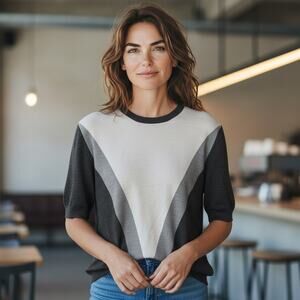 Lorena Antoniazzi Wool and Silk Short Sleeve Lightweight Knit Sweater Top Sz 12